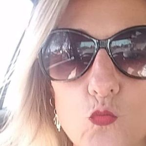 Meet your Posher, Carrie